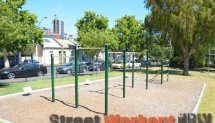 Площадка для воркаута в городе Мельбурн №3816 Средняя Современная фото