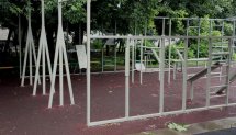 Площадка для воркаута в городе Москва №6844 Маленькая Современная фото