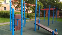 Площадка для воркаута в городе Подольск №7176 Маленькая Современная фото