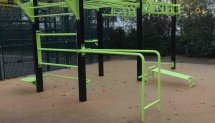 Площадка для воркаута в городе Париж №7863 Маленькая Современная фото