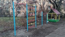 Площадка для воркаута в городе Бишкек №8273 Маленькая Современная фото