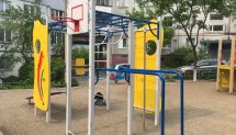 Площадка для воркаута в городе Владивосток №8582 Маленькая Современная фото