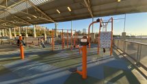Площадка для воркаута в городе Нью-Йорк №11630 Большая Современная фото