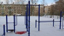 Площадка для воркаута в городе Ярославль №12352 Маленькая Современная фото