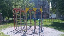 Площадка для воркаута в городе Новосибирск №2204 Маленькая Современная фото