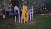 Площадка для воркаута в городе Набережные Челны №2925 Маленькая Современная фото