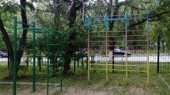 Площадка для воркаута в городе Алматы №190 Средняя Советская фото