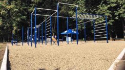 Площадка для воркаута в городе Кишинев №5492 Средняя Современная фото