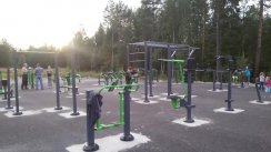 Площадка для воркаута в городе Костомукша №2403 Средняя Современная фото