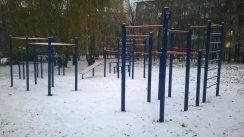 Площадка для воркаута в городе Уфа №5930 Средняя Современная фото