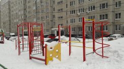 Площадка для воркаута в городе Нижний Новгород №6121 Маленькая Современная фото