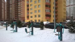 Площадка для воркаута в городе Химки №6044 Маленькая Современная фото