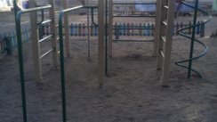 Площадка для воркаута в городе Чита №6462 Маленькая Современная фото