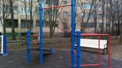 Площадка для воркаута в городе Мытищи №6465 Маленькая Современная фото