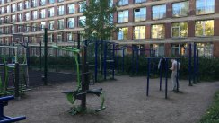 Площадка для воркаута в городе Санкт-Петербург №6707 Маленькая Современная фото