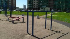 Площадка для воркаута в городе Санкт-Петербург №6743 Маленькая Современная фото