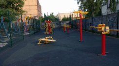 Площадка для воркаута в городе Санкт-Петербург №6752 Маленькая Современная фото