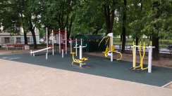 Площадка для воркаута в городе Санкт-Петербург №6763 Маленькая Современная фото