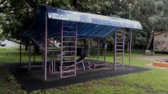 Площадка для воркаута в городе Москва №6845 Маленькая Современная фото