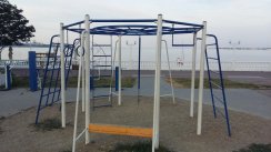 Площадка для воркаута в городе Геленджик №6942 Маленькая Современная фото