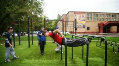 Площадка для воркаута в городе Ступино №7512 Средняя Современная фото