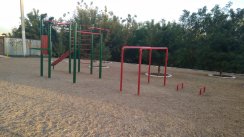 Площадка для воркаута в городе Краснодар №7675 Маленькая Современная фото