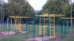 Площадка для воркаута в городе Чебоксары №7700 Средняя Современная фото