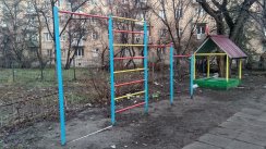Площадка для воркаута в городе Бишкек №8273 Маленькая Современная фото