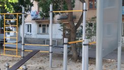 Площадка для воркаута в городе Севастополь №8836 Маленькая Современная фото