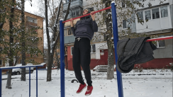 Площадка для воркаута в городе Чернигов №9231 Маленькая Современная фото