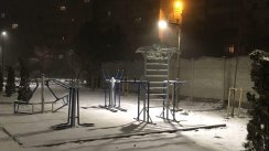 Площадка для воркаута в городе Бишкек №9359 Маленькая Современная фото