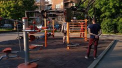 Площадка для воркаута в городе София №9620 Маленькая Современная фото