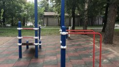 Площадка для воркаута в городе Мытищи №9730 Маленькая Современная фото