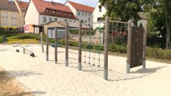 Площадка для воркаута в городе Калау №9971 Маленькая Современная фото