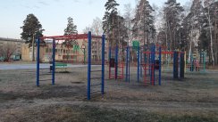 Площадка для воркаута в городе Ангарск №10329 Маленькая Современная фото