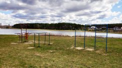 Площадка для воркаута в городе Минск №10665 Маленькая Современная фото