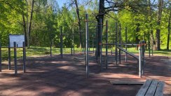 Площадка для воркаута в городе Заречный №10721 Маленькая Современная фото