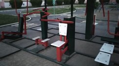 Площадка для воркаута в городе Минск №10801 Маленькая Современная фото