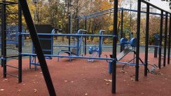 Площадка для воркаута в городе Москва №10878 Маленькая Современная фото