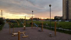 Площадка для воркаута в городе Санкт-Петербург №10914 Маленькая Современная фото