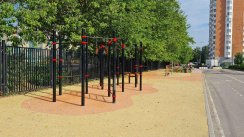 Площадка для воркаута в городе Люберцы №11436 Маленькая Современная фото