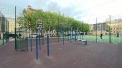 Площадка для воркаута в городе Санкт-Петербург №11825 Маленькая Современная фото