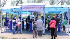 Площадка для воркаута в городе Курган №12252 Маленькая Современная фото