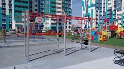 Площадка для воркаута в городе Оренбург №12363 Маленькая Современная фото