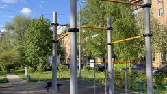 Площадка для воркаута в городе Железнодорожный №12390 Маленькая Современная фото