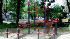 Площадка для воркаута в городе Сергиев Посад №12418 Маленькая Современная фото