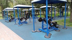 Площадка для воркаута в городе Москва №12607 Средняя Современная фото