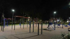 Площадка для воркаута в городе Саратов №12671 Средняя Современная фото