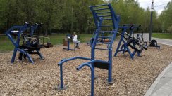 Площадка для воркаута в городе Химки №12693 Средняя Современная фото