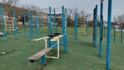 Площадка для воркаута в городе Феодосия №13049 Средняя Современная фото